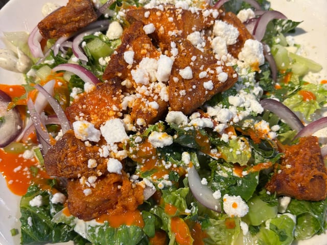 Buffalo Ranch Salad (V, GF).